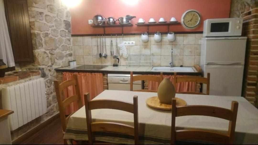 La Gesta Picos De Europa Villa Poo  Exteriör bild